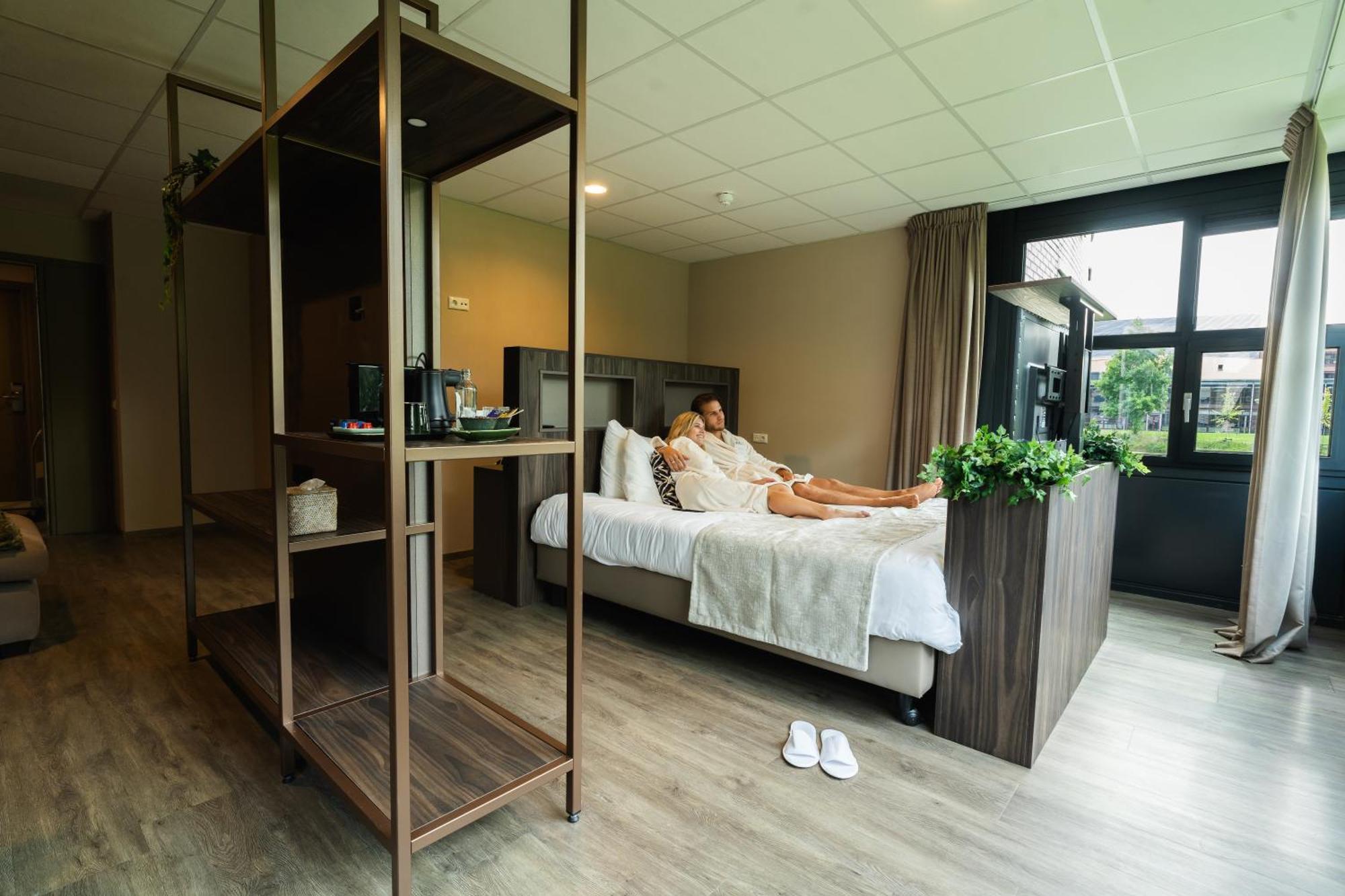 וחנינגן Hotel Wicc מראה חיצוני תמונה
